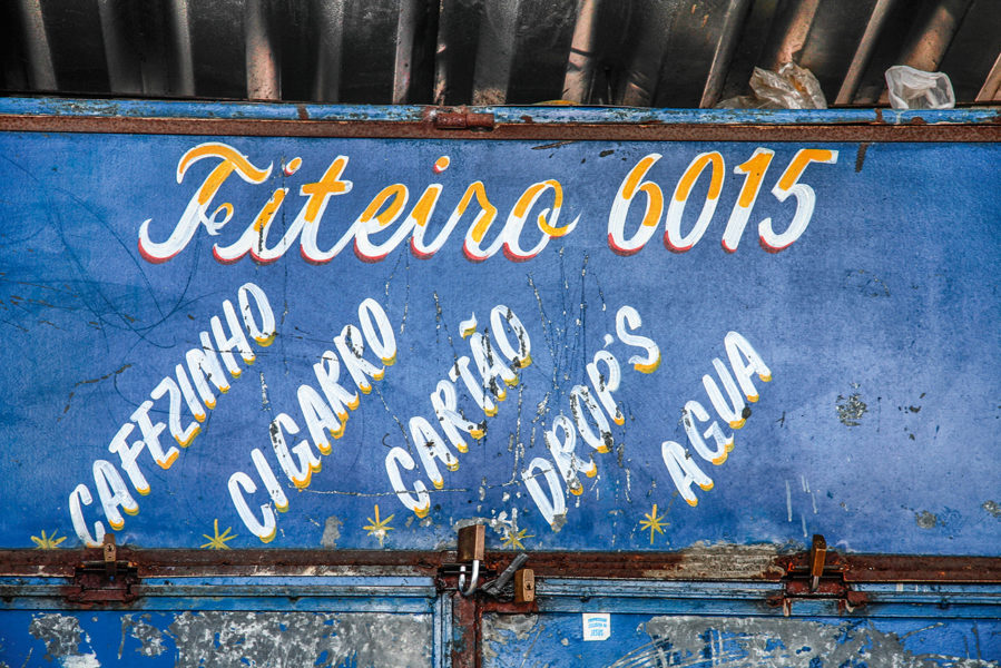 Commercial stall photographed near Casa Amarela Market, Recife-PE [2009].