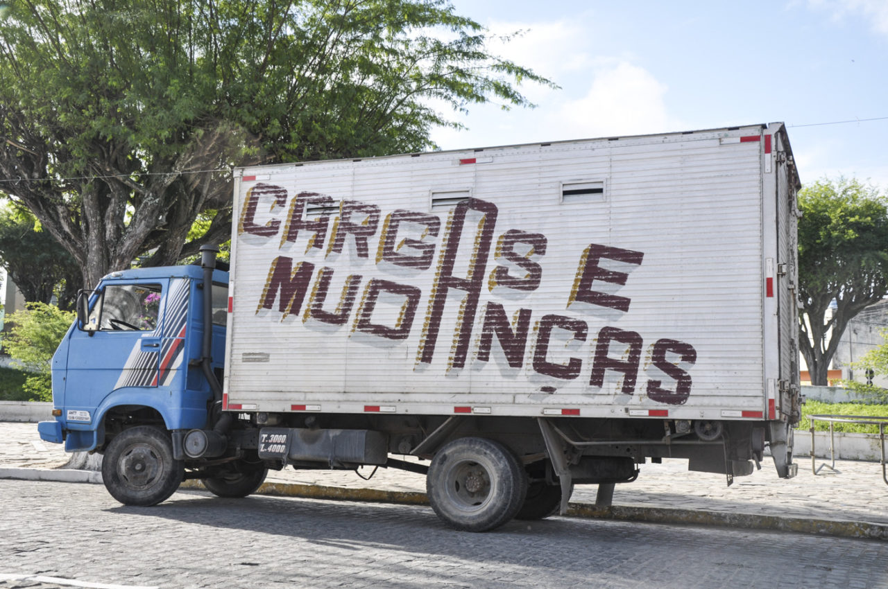 Veículo registrado nas imediações da Rua Cons. Francisco Bezerra, Gravatá-PE [2013].