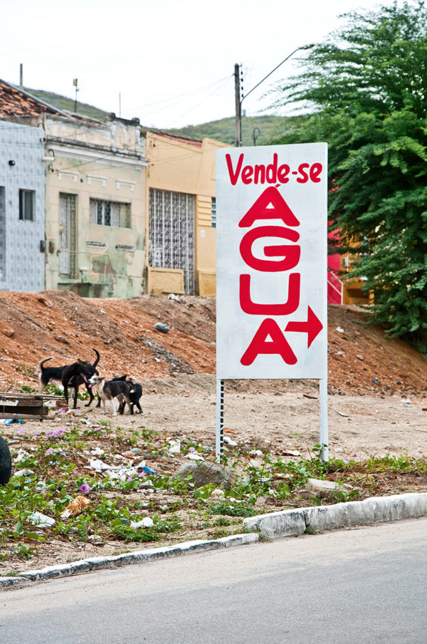 Placa comercial, Arcoverde-PE [2013].